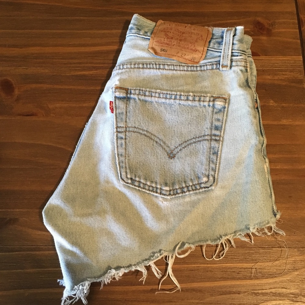 AUTHENTIC VINTAGE LEVIS 501 HIGH WAISTED SHORTS